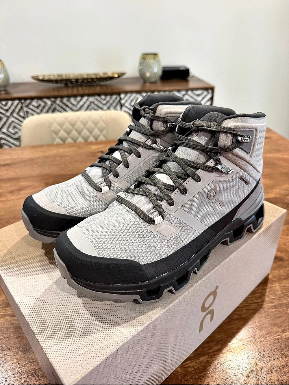 On Cloudrock 2 Waterproof Hiking Boots in GLacier/Eclipse-BNIB Size 8.5M/10W
